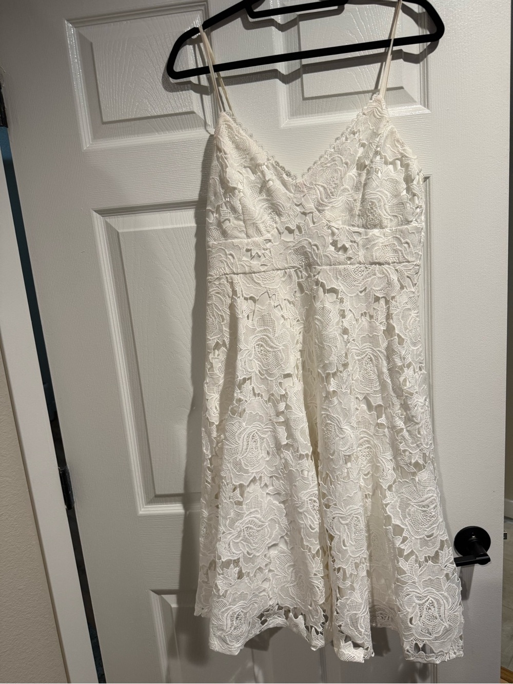 Women’s Lace V-Neck White Dress with Spaghetti Straps